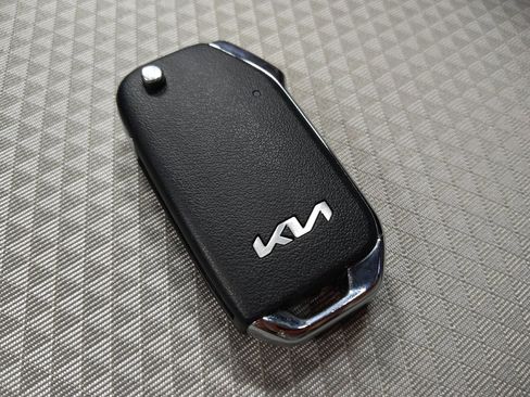 Used 2025 Kia Soul S image 32