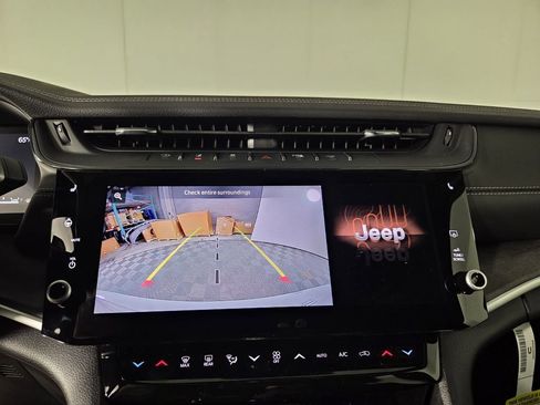 New 2026 Jeep Grand Cherokee Altitude RWD image 18