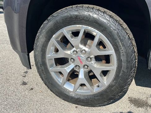 Used 2017 GMC Yukon SLE w/ SLE Value Package image 13