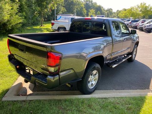 Used 2022 Toyota Tacoma SR RWD image 30