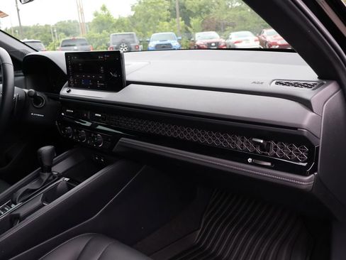 Used 2024 Honda Accord Sport image 9