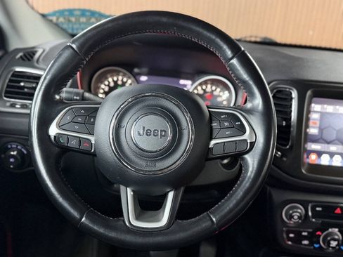 Used 2018 Jeep Compass Trailhawk AWD/4WD image 21