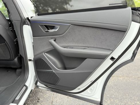 Used 2025 Audi SQ8 Prestige image 39