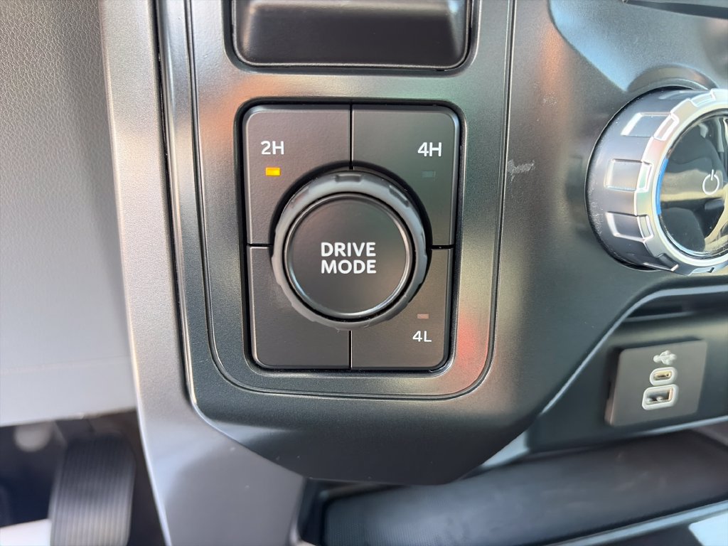 Used 2025 Ford F150 XLT w/ Equipment Group 301A Standard AWD/4WD image 33