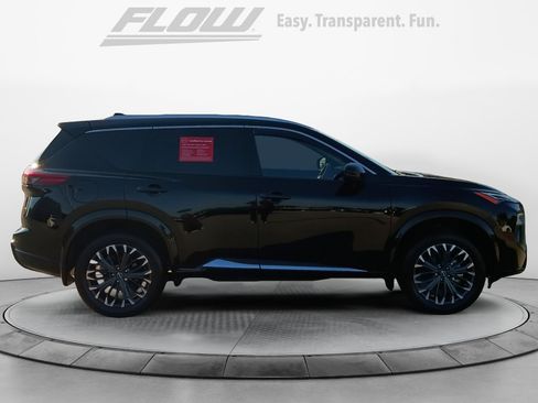 Used 2024 Nissan Rogue Platinum FWD image 8