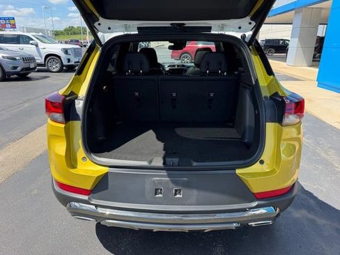 Used 2023 Chevrolet TrailBlazer ACTIV w/ Sun and Liftgate Package FWD image 7