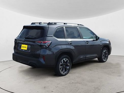 Used 2026 Subaru Forester Premium AWD/4WD image 5