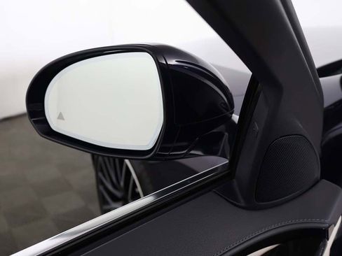 Used 2022 Mercedes-Benz S 500 4MATIC w/ 3D Technology Package image 41