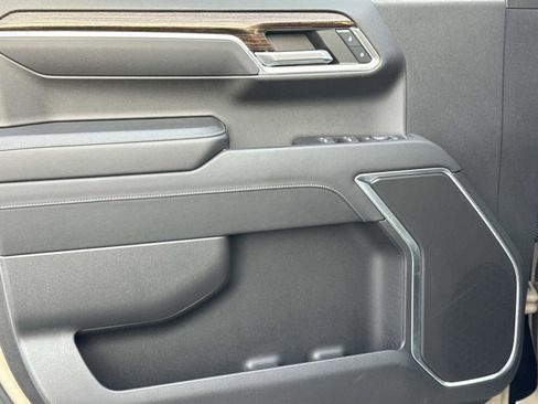 Used 2023 GMC Sierra 1500 Elevation image 16