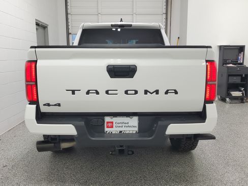 Used 2025 Toyota Tacoma TRD Sport AWD/4WD image 6