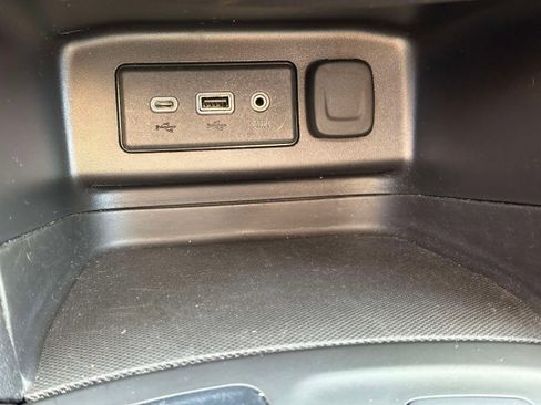 Used 2023 Chevrolet Equinox RS image 31