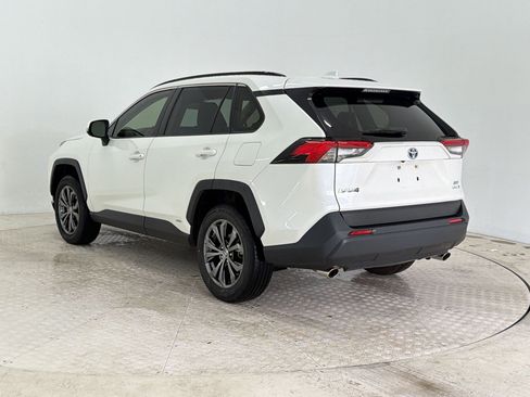 Used 2022 Toyota RAV4 XLE Premium AWD/4WD image 3