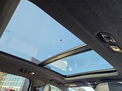 Used 2020 Volvo XC40 T5 R-Design image 22