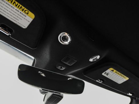 Used 2022 Aston Martin V8 Vantage Coupe RWD image 44