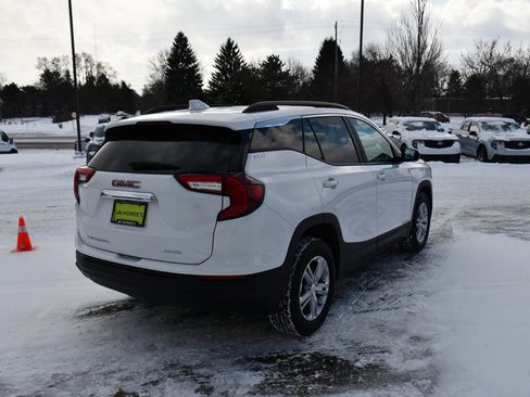 Used 2022 GMC Terrain SLE w/ Driver Convenience Package image 6