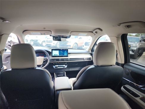 New 2026 Lincoln Corsair Premiere image 19