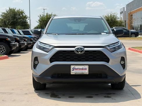 Used 2025 Toyota RAV4 LE AWD/4WD image 2