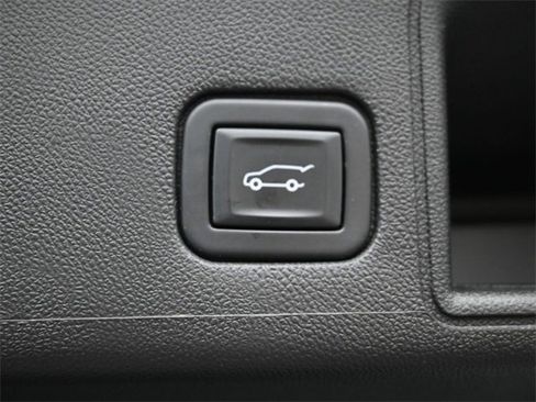 Used 2023 GMC Terrain Denali image 7