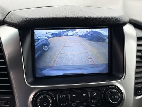 Used 2019 Chevrolet Suburban LS w/ Enhanced Driver Alert Package RWD image 31