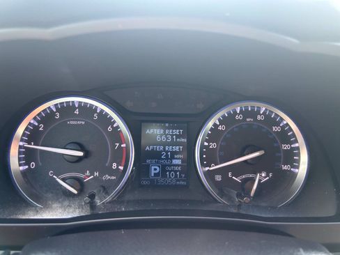 Used 2015 Toyota Highlander Plus FWD image 22