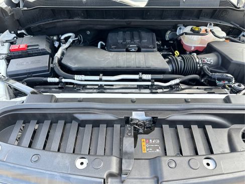 Used 2022 Chevrolet Silverado 1500 LT AWD/4WD image 23