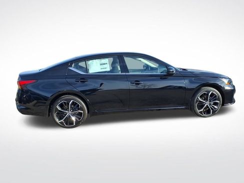 New 2025 Nissan Altima 2.5 SR w/ SR Premium Package image 8