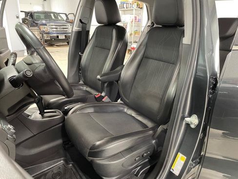 Used 2018 Chevrolet Trax LT w/ LT Convenience Package FWD image 10
