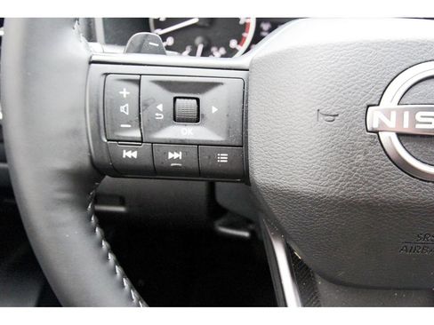 Used 2025 Nissan Rogue SV w/ SV Premium Package FWD image 13