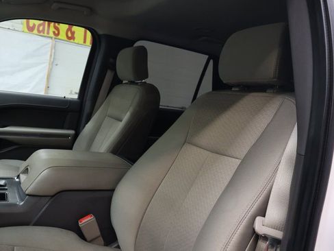 Used 2019 Ford Expedition XLT image 20