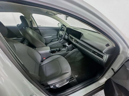 Used 2025 Kia K4 LXS FWD image 29