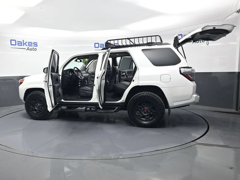 Used 2021 Toyota 4Runner Venture w/ Moonroof Package AWD/4WD image 58