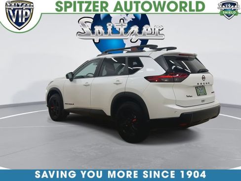 Used 2025 Nissan Rogue SV AWD/4WD image 3