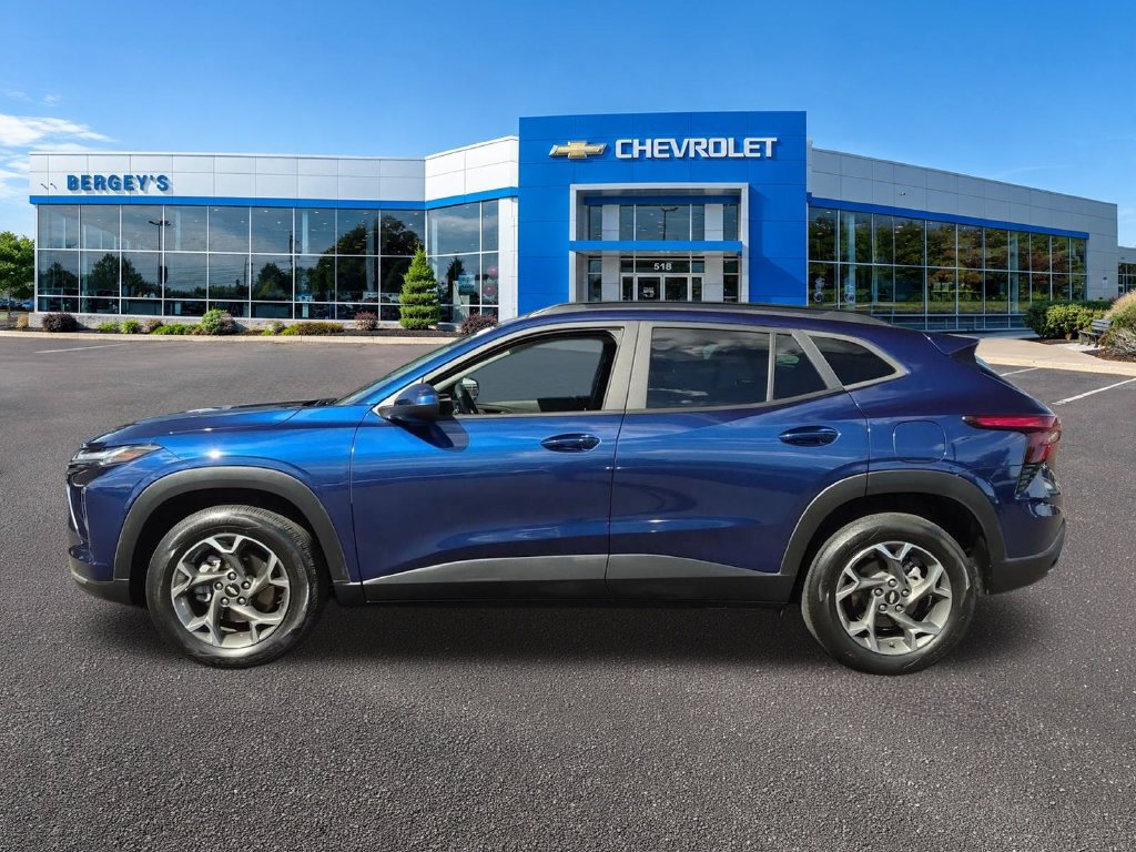 Certified 2024 Chevrolet Trax LT w/ Driver Confidence Package FWD image 10