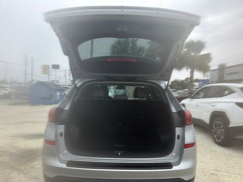 Used 2020 Hyundai Tucson SE w/ Cargo Package FWD image 12