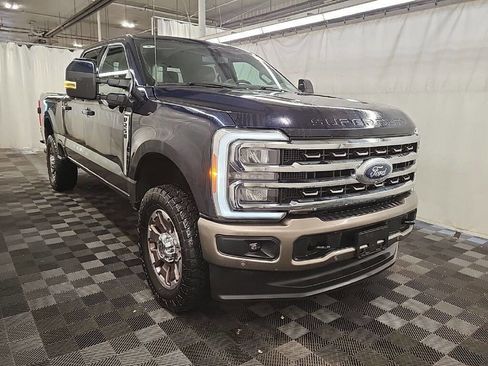 Used 2023 Ford F250 King Ranch w/ FX4 Off-Road Package AWD/4WD image 4