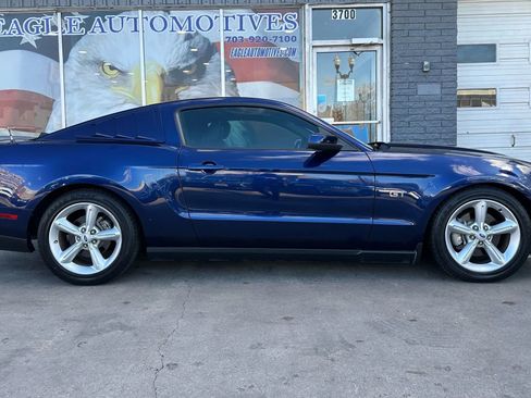 Used 2010 Ford Mustang GT image 2