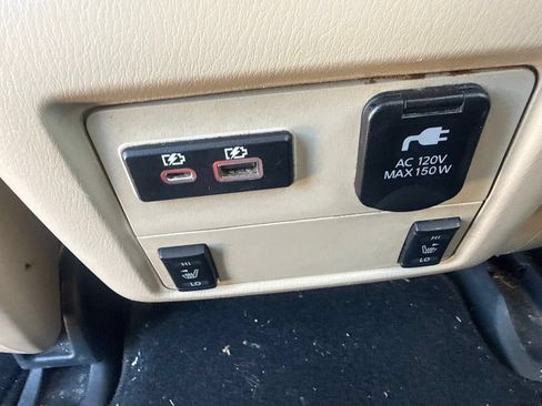 Used 2020 Nissan Pathfinder Platinum FWD image 14