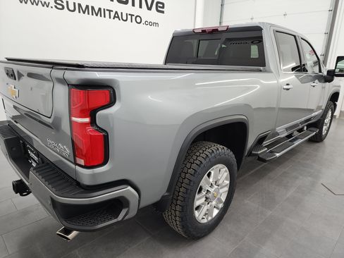 Used 2024 Chevrolet Silverado 3500 High Country w/ High Country Premium Package AWD/4WD image 4