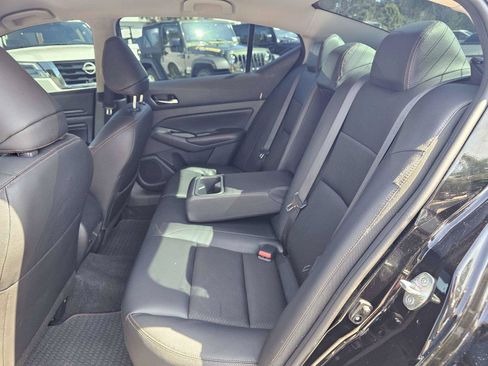 Used 2022 Nissan Altima 2.5 SR FWD image 15