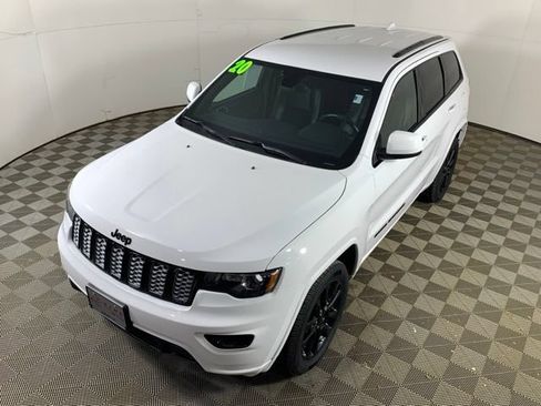 Used 2020 Jeep Grand Cherokee Altitude AWD/4WD image 16
