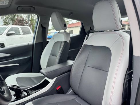 Used 2018 Chevrolet Bolt Premier w/ Driver Confidence II Package FWD image 20