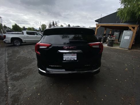 Used 2022 GMC Terrain Denali w/ Denali Premium Package AWD/4WD image 5
