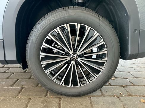 New 2026 Volkswagen Tiguan S FWD image 46