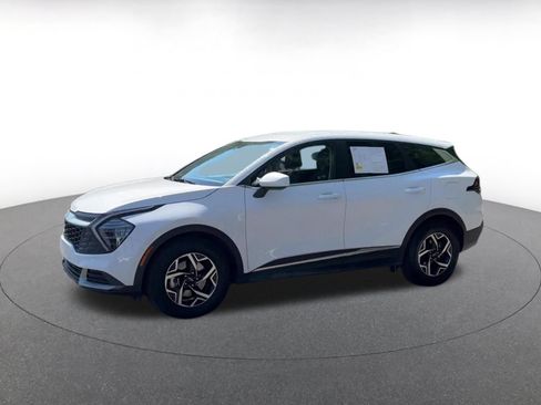 Used 2025 Kia Sportage LX FWD image 8