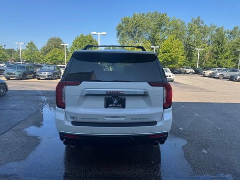 Used 2021 GMC Yukon XL Denali w/ Denali Premium Package AWD/4WD image 4