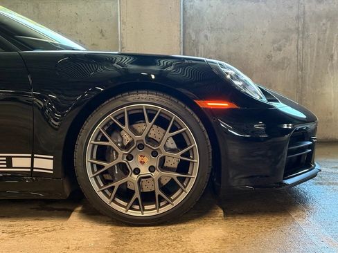 Used 2025 Porsche 911 Carrera RWD image 13