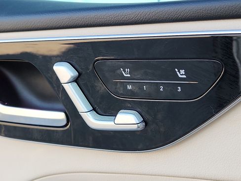 Used 2022 Mercedes-Benz C 300 Sedan image 12