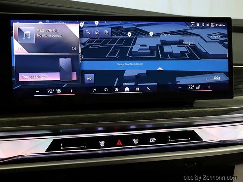 Used 2026 BMW 750e xDrive image 21