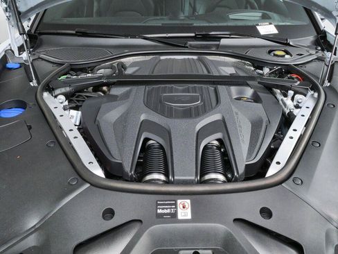New 2026 Porsche Panamera image 36