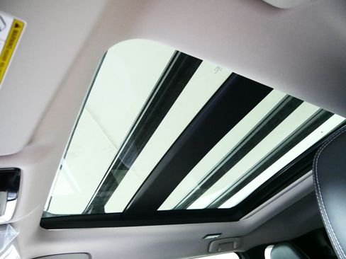 New 2026 Mitsubishi Outlander AWD image 8